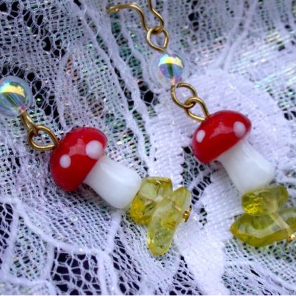 Will o’ Wisp fairy toadstool earrings - Picture 1 of 3